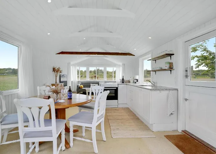 1 Bedroom Beautiful In Casa vacanze *